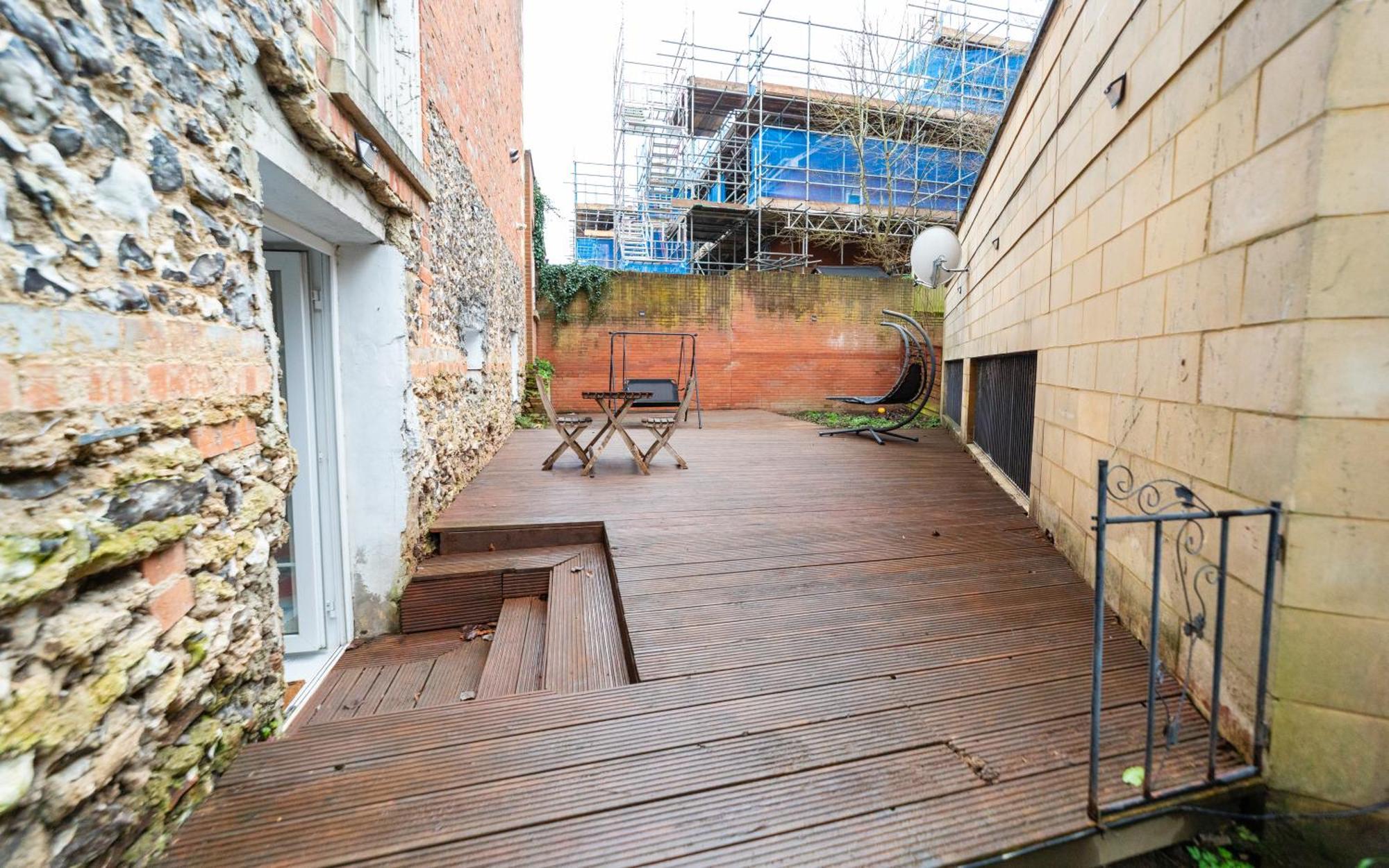 Spacious Flat With Patio & Parking In City Centre Reading Exterior photo