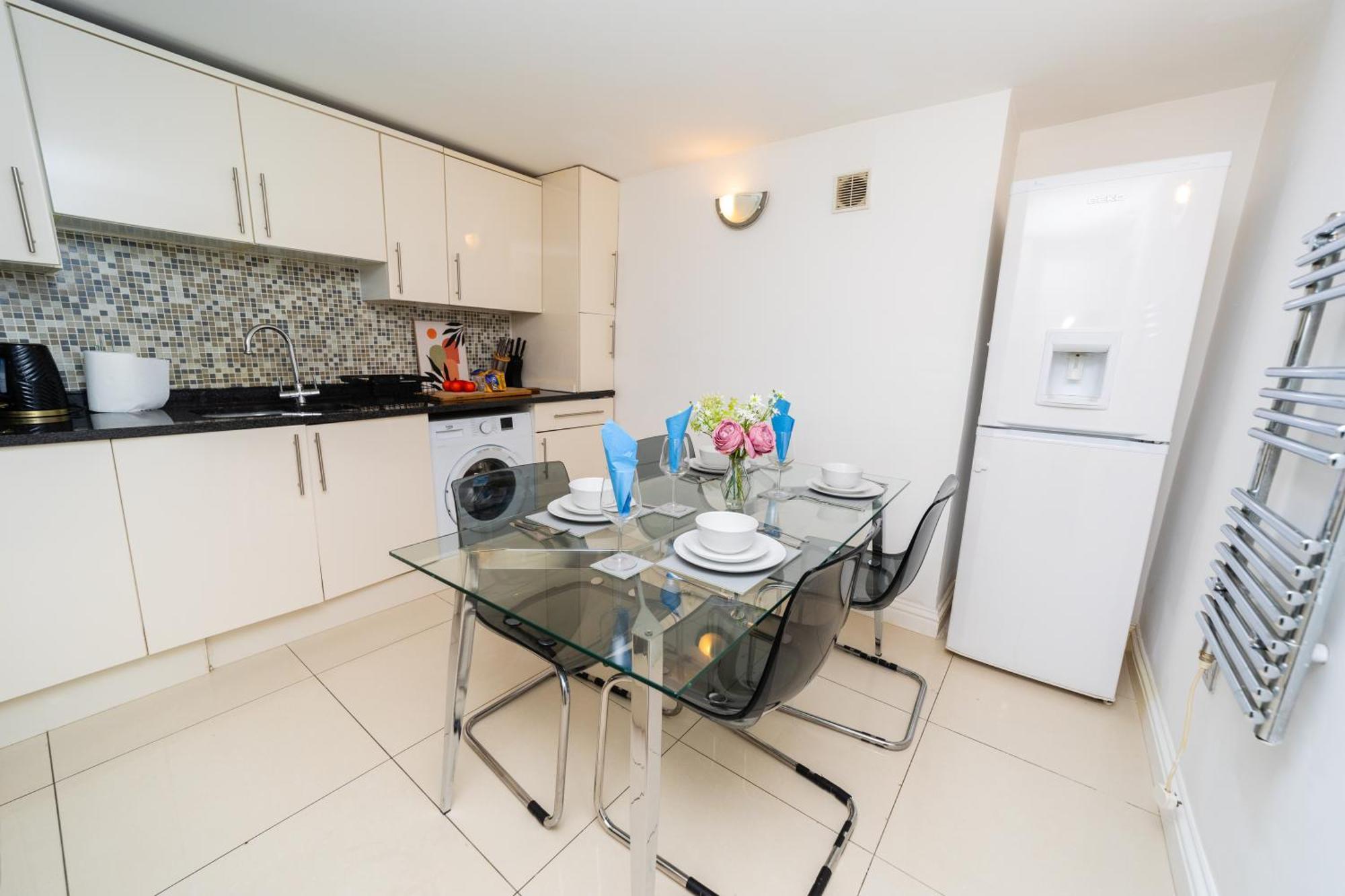 Spacious Flat With Patio & Parking In City Centre Reading Exterior photo